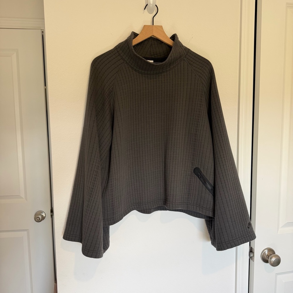Nike Tech+ Pack Sweater sz Large Gray Mock Neck Knit Kimono Fit Bell Sleeve Soft